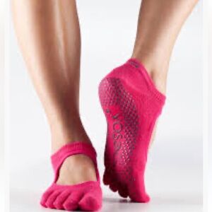 ToeSox Low Rise Grip Full Toe Bella Low Rise Pilates Yoga Fuchsia Medium